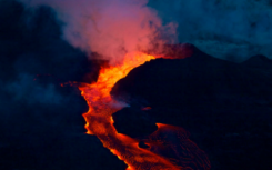 基拉韋厄火山壯觀的煙火表明沒有停止的跡象